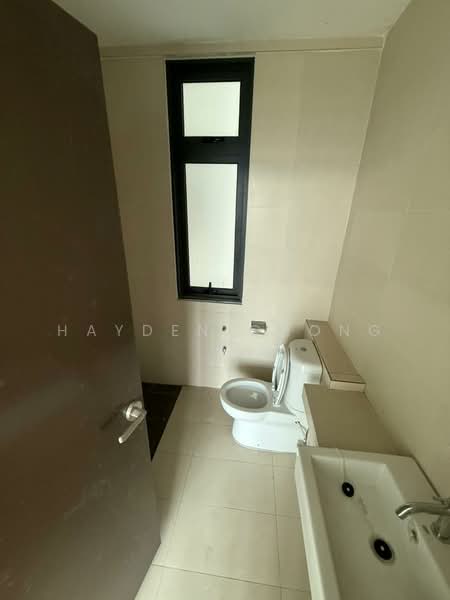 Service Residence for Sale at 8Scape Residence @ Sutera - Hayden Chong - Bathroom - PropertyGuru.com.my