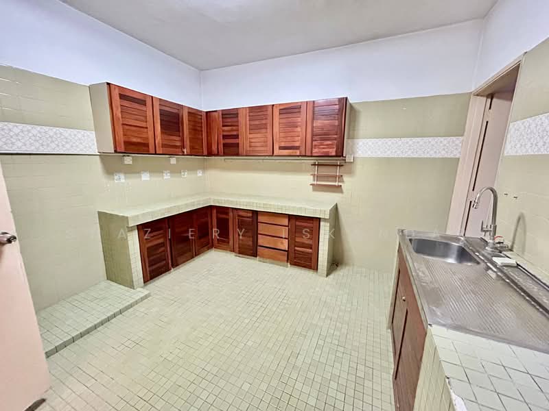 2-storey Terraced House for Rent in Ampang (Selangor) - Shaziery Iskandar - Kitchen - PropertyGuru.com.my