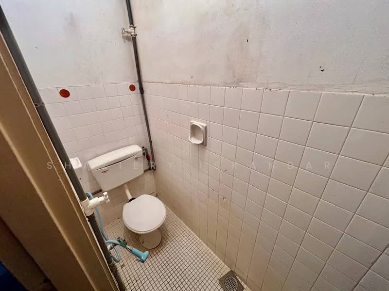 2-storey Terraced House for Rent in Ampang (Selangor) - Shaziery Iskandar - Bathroom - PropertyGuru.com.my