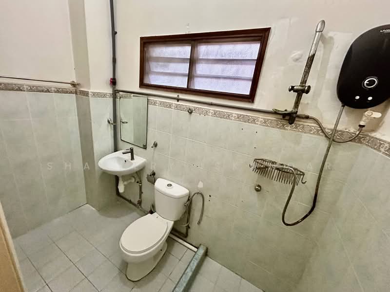 2-storey Terraced House for Rent in Ampang (Selangor) - Shaziery Iskandar - Bathroom - PropertyGuru.com.my