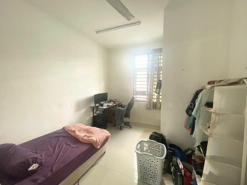 2-storey Terraced House for Sale in Taman Saujana KLIA (Sepang) - Amirul Nasyriq - Bedroom - PropertyGuru.com.my