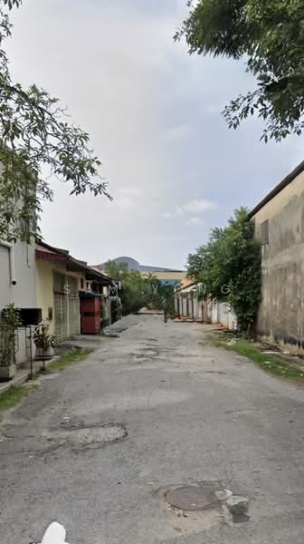 Factory for Rent in Seksyen 33 (Shah Alam) - Sam Yong - Exterior - PropertyGuru.com.my
