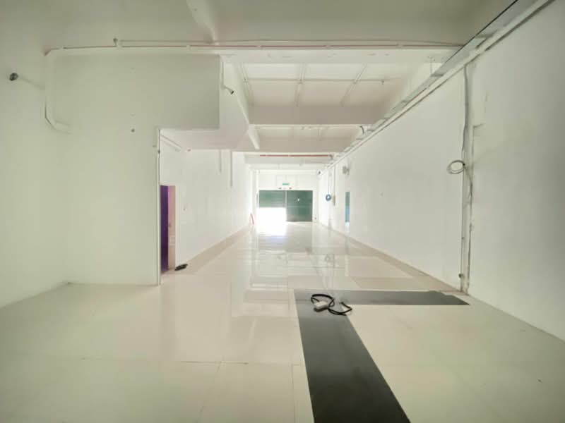 Kedai untuk Disewa di Shah Alam (Selangor) - Emily Kho - Corridor - PropertyGuru.com.my