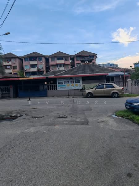 Rumah Teres untuk Dijual di Taman Pinggiran Putra (Seri Kembangan) - Kevin Dass - Exterior - PropertyGuru.com.my