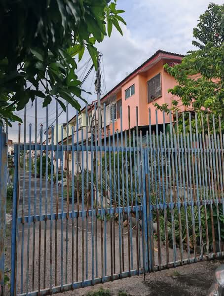 Rumah Teres untuk Dijual di Taman Pinggiran Putra (Seri Kembangan) - Kevin Dass - Exterior - PropertyGuru.com.my