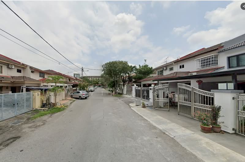 Rumah Teres untuk Dijual di Taman Pinggiran Putra (Seri Kembangan) - Kevin Dass - Exterior - PropertyGuru.com.my
