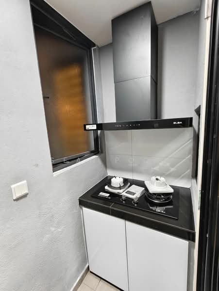 Servis Apartment untuk Disewa di D'Clover Residences - Sean Poon - Kitchen - PropertyGuru.com.my