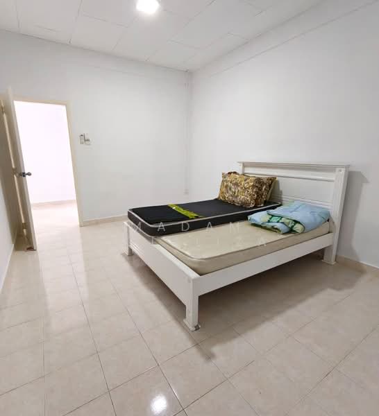 Bungalow for Sale in Kuala Terengganu (Terengganu) - Madam Lolaliza - Bedroom - PropertyGuru.com.my