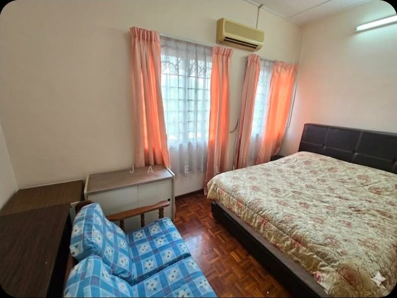 2-storey Terraced House for Sale in Taman Serdang Raya (Seri Kembangan) - Jake Lim - Bedroom - PropertyGuru.com.my