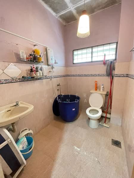 Rumah Teres 2 Tingkat untuk Dijual di Seksyen 5 Wangsa Maju (Wangsa Maju) - Shaziery Iskandar - Bathroom - PropertyGuru.com.my