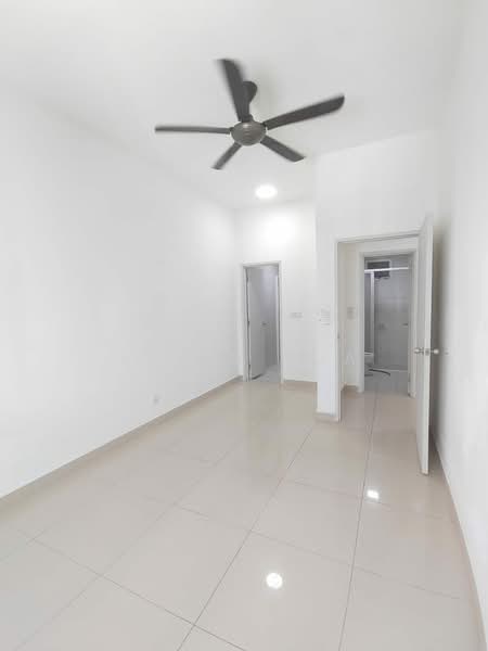 Servis Apartment untuk Dijual di Meridin Bayvue @ Sierra Perdana - Vlien Lua - PropertyGuru.com.my