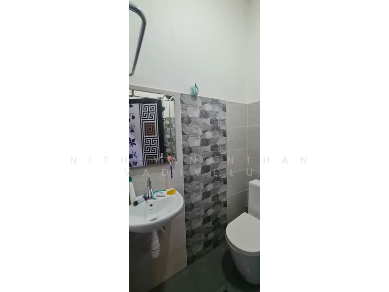Bungalow for Sale in KLCC (KL City Centre) - Nithiyananthan Vadivelu - Bathroom - PropertyGuru.com.my