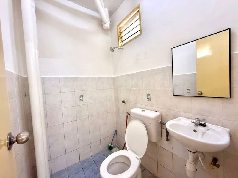 Apartment for Sale at Villa Krystal @ Bandar Selesa Jaya - Vion Tion - Bathroom - PropertyGuru.com.my