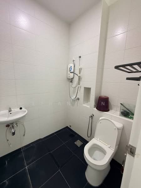 Rumah Teres untuk Disewa di Kota Masai (Pasir Gudang) - Ethan Gan - Bathroom - PropertyGuru.com.my