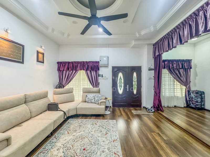 3-storey Terraced House for Sale in Ampang (Selangor) - Mohammad Omar - Living Room - PropertyGuru.com.my