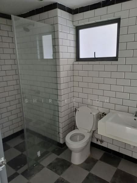 Servis Apartment untuk Disewa di E'Island Lake Haven - Shirlee Toh - Bathroom - PropertyGuru.com.my