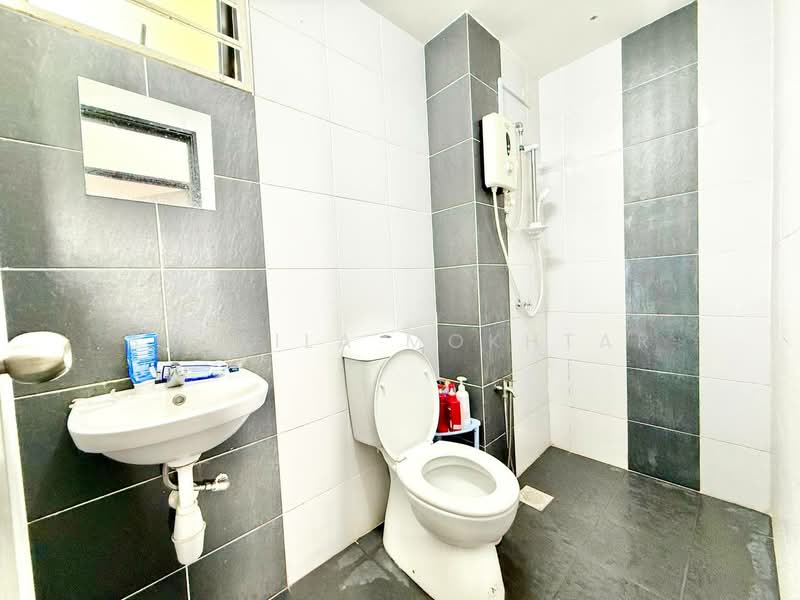 Condominium for Sale at Residensi Aman - Syakila Mokhtar - Bathroom - PropertyGuru.com.my