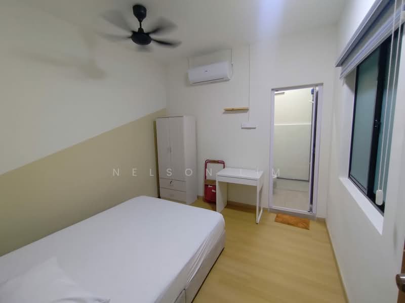 2-storey Terraced House for Rent in Taman Pelangi (Johor Bahru) - Nelson Lim - Big room - PropertyGuru.com.my