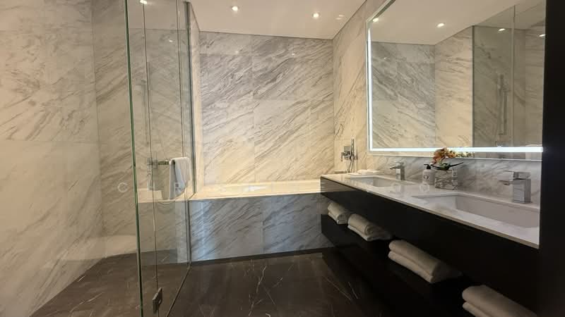 Kediaman Servis untuk Dijual di SO Sofitel Kuala Lumpur Residences - Christine Voo - Bathroom with bathtub - PropertyGuru.com.my