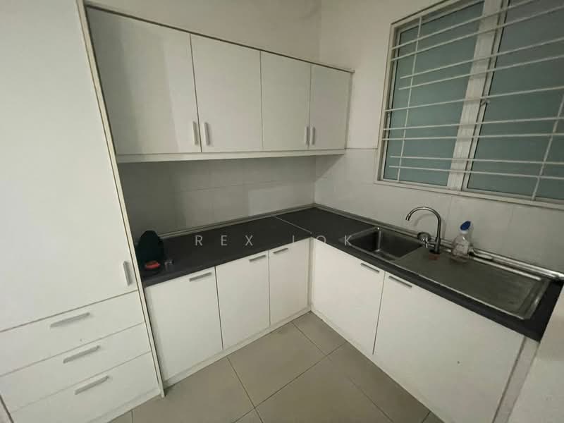 Servis Apartment untuk Disewa di Ritze Perdana 2 - Rex Lok - Kitchen - PropertyGuru.com.my