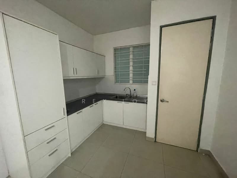 Servis Apartment untuk Disewa di Ritze Perdana 2 - Rex Lok - Kitchen - PropertyGuru.com.my