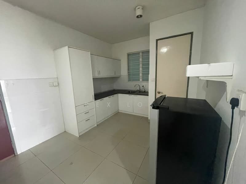 Servis Apartment untuk Disewa di Ritze Perdana 2 - Rex Lok - Kitchen - PropertyGuru.com.my