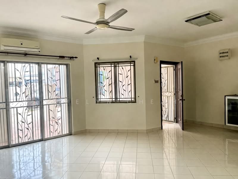 Rumah Teres untuk Dijual di Taman Puchong Hartamas (Puchong) - Evelyn Cheah - Living Room - PropertyGuru.com.my