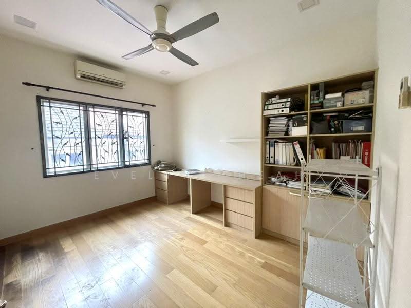 Rumah Teres untuk Dijual di Taman Puchong Hartamas (Puchong) - Evelyn Cheah - Study - PropertyGuru.com.my