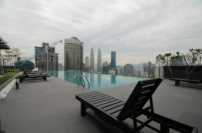 Servis Apartment untuk Dijual di Dorsett Residences Bukit Bintang - Jaze Ong - Pool - PropertyGuru.com.my