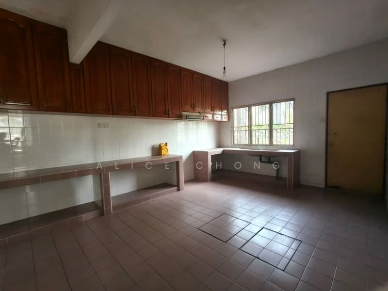 2-storey Terraced House for Sale in Taman Berlian (Kajang) - Alice Chong - Kitchen - PropertyGuru.com.my