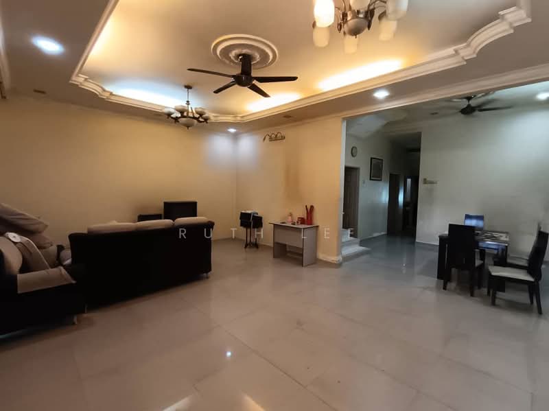 2-storey Terraced House for Sale in Jelapang (Perak) - Ruth Lee - Living Room - PropertyGuru.com.my