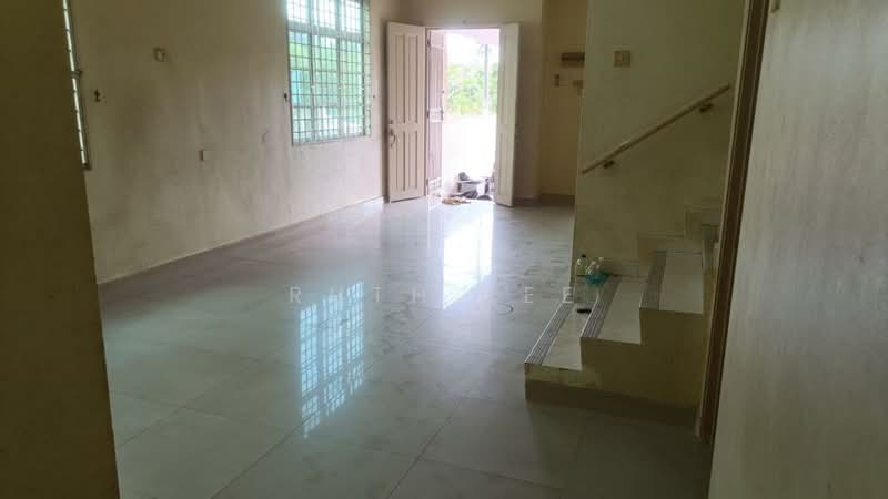 2-storey Terraced House for Sale in Jelapang (Perak) - Ruth Lee - Living Room - PropertyGuru.com.my