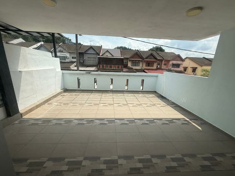 Rumah Teres 2 Tingkat untuk Disewa di Bandar Baru Selayang (Selayang) - Edmund CH Leow - Balcony - PropertyGuru.com.my