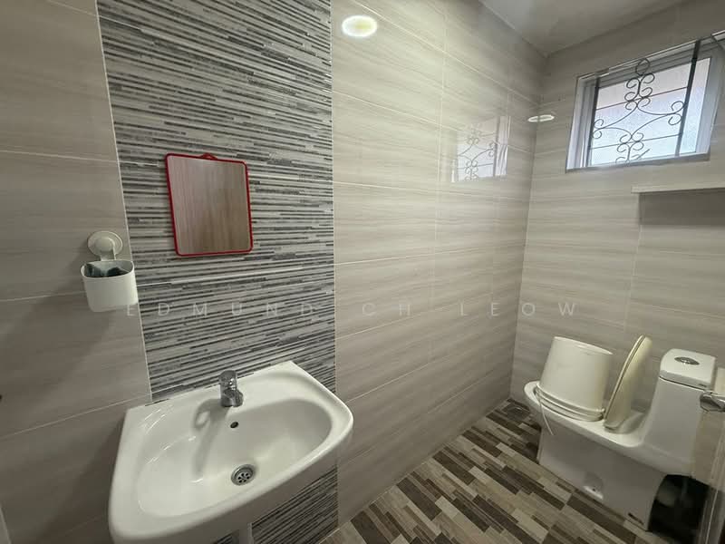 Rumah Teres 2 Tingkat untuk Disewa di Bandar Baru Selayang (Selayang) - Edmund CH Leow - Bathroom - PropertyGuru.com.my