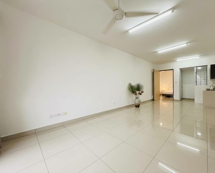 Servis Apartment untuk Dijual di Platinum Lake PV 21 - Faisal Abu Omar - Living Room - PropertyGuru.com.my