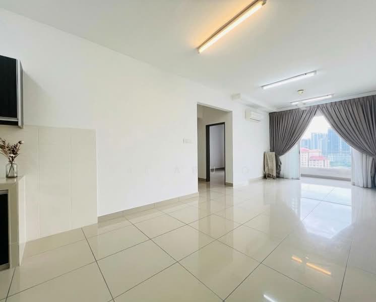 Servis Apartment untuk Dijual di Platinum Lake PV 21 - Faisal Abu Omar - Living Room - PropertyGuru.com.my