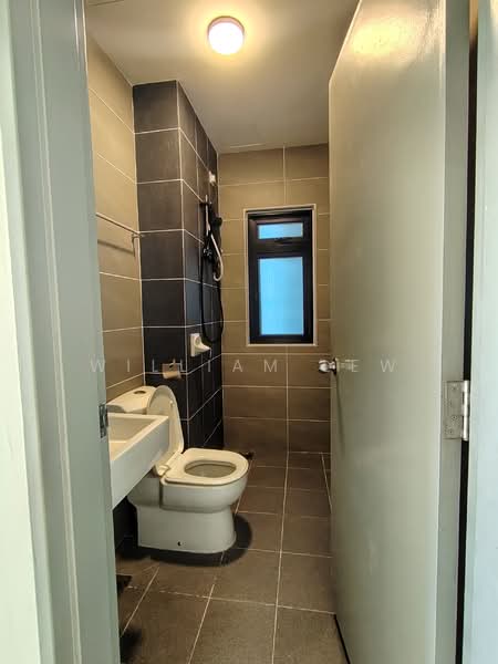 Servis Apartment untuk Disewa di HYVE - William Lew - Bathroom - PropertyGuru.com.my