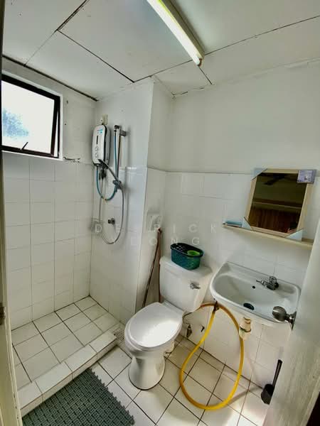 Kondominium untuk Dijual di Vista Millennium Condominium - Derrick Yeong - Bathroom - PropertyGuru.com.my