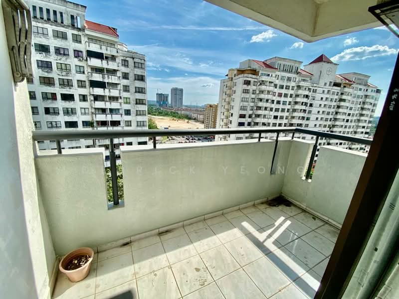 Kondominium untuk Dijual di Vista Millennium Condominium - Derrick Yeong - Balcony - PropertyGuru.com.my
