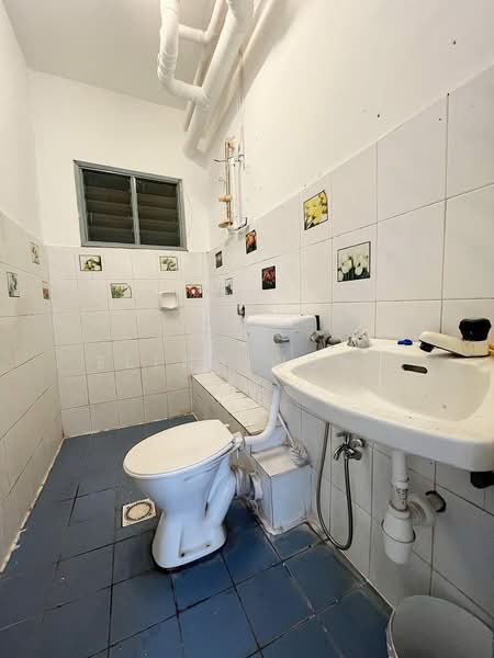 Pangsapuri untuk Dijual di Kinrara Putri - Elena Wong - Bathroom - PropertyGuru.com.my