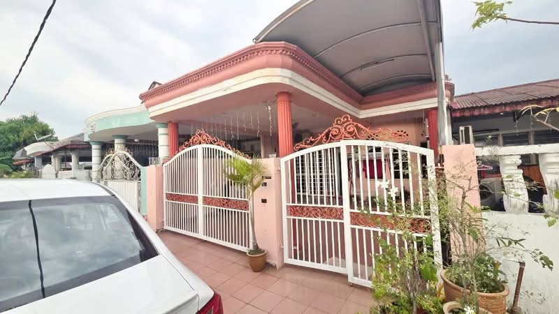 1.5-storey Terraced House for Sale in Kapar (Selangor) - Azmi . - Exterior - PropertyGuru.com.my