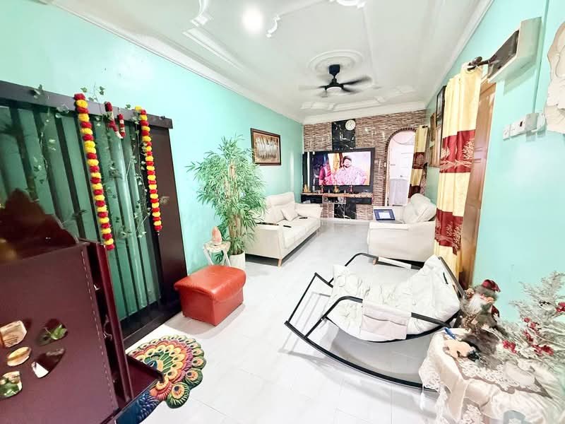 1.5-storey Terraced House for Sale in Kapar (Selangor) - Azmi . - Living Room - PropertyGuru.com.my