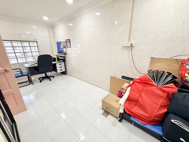 1.5-storey Terraced House for Sale in Kapar (Selangor) - Azmi . - PropertyGuru.com.my