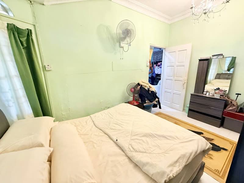 1.5-storey Terraced House for Sale in Kapar (Selangor) - Azmi . - PropertyGuru.com.my