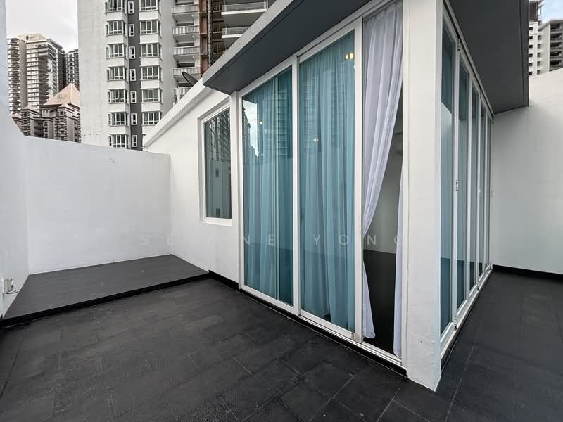 Rumah Teres 3.5 Tingkat untuk Disewa di Mont Kiara (Kuala Lumpur) - Serene Yong - Balcony - PropertyGuru.com.my