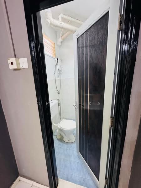 Service Residence for Rent at TriTower Residence @ Johor Bahru Sentral - Jordan Kau - Bathroom - PropertyGuru.com.my