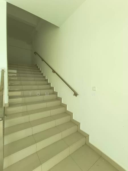 Kilang untuk Dijual di Taman Desa Cemerlang (Ulu Tiram) - Tom Chiew - Corridor - PropertyGuru.com.my