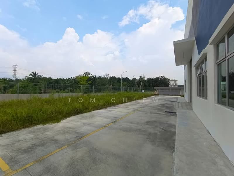 Kilang untuk Dijual di Taman Desa Cemerlang (Ulu Tiram) - Tom Chiew - Exterior - PropertyGuru.com.my
