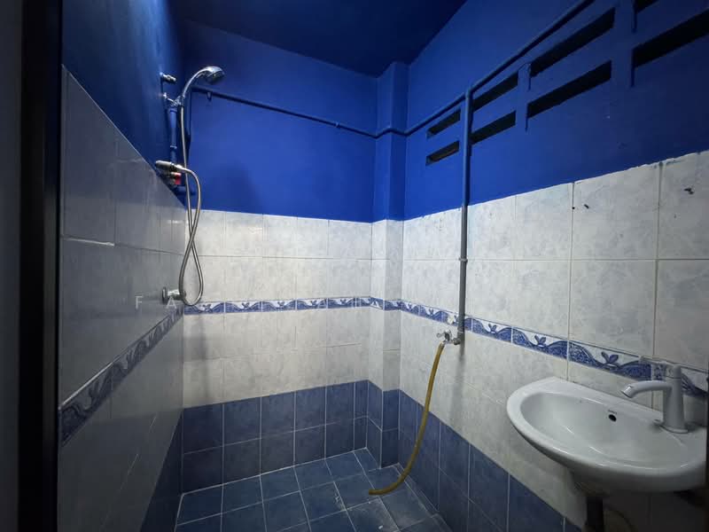 Rumah Flat untuk Dijual di Desa Baiduri - Fazillah Rahim - Bathroom - PropertyGuru.com.my
