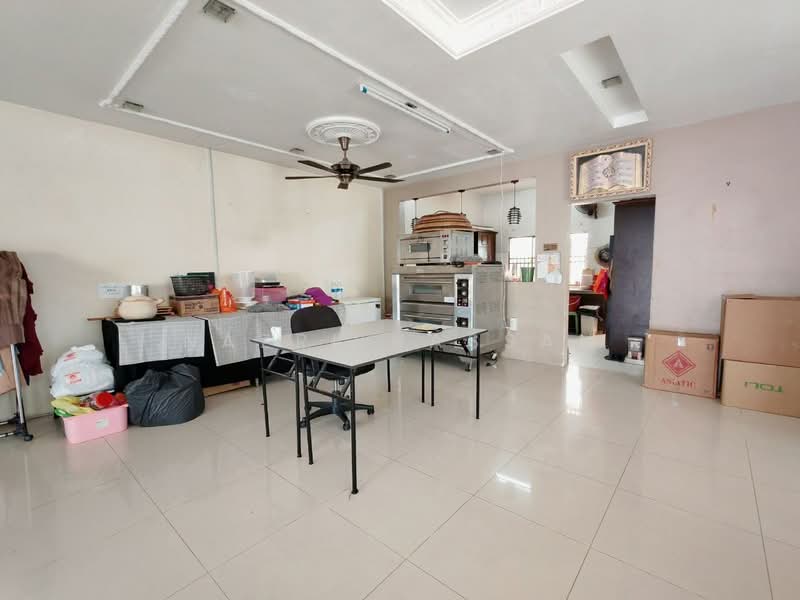 2-storey Terraced House for Sale in Bandar Nusa Rhu (Shah Alam) - Nazri Hassan - Interior - PropertyGuru.com.my